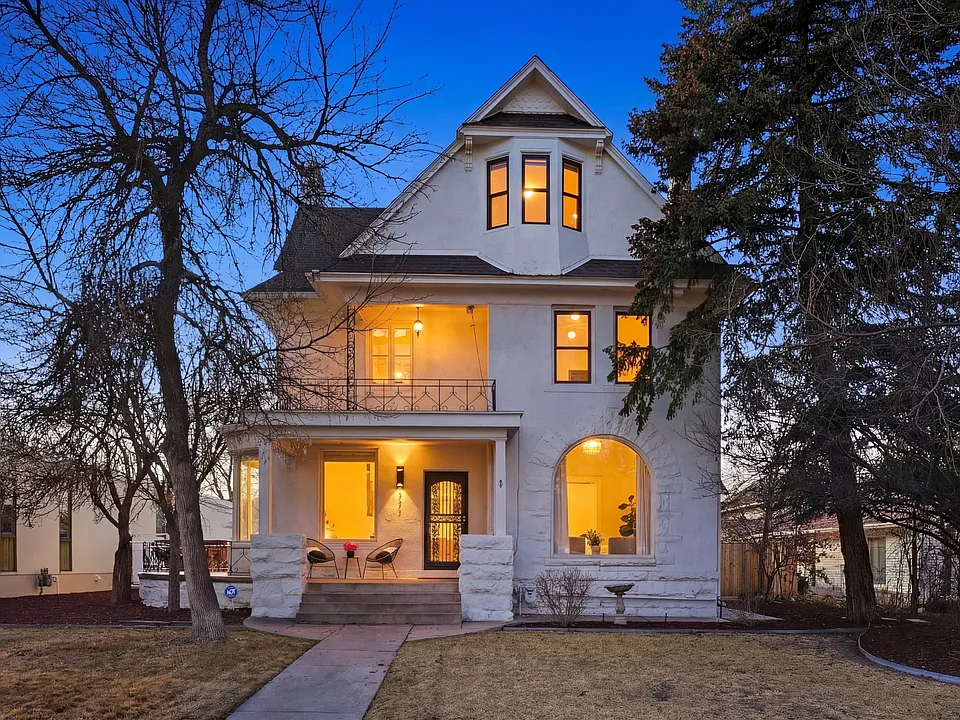 933 N Monaco Street Pkwy