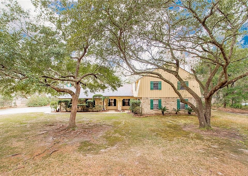 1st image of 804 Pine Alley Dr