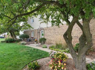 130 Plum Creek Dr, Schererville, IN 46375