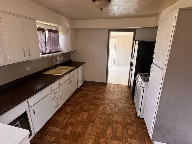 10042 Helena Dr — Photo 3