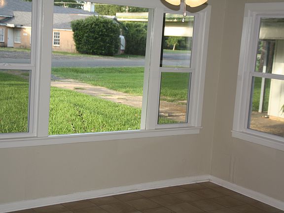 5th image of 2702 Patricia Dr