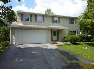 2832 Southwick Dr, Lancaster, PA 17601