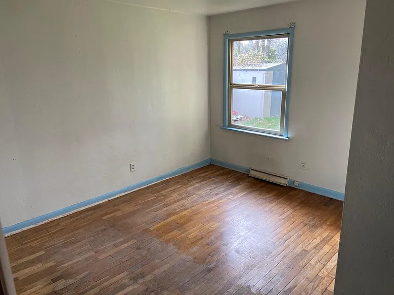 1324 Garrison Ave — Photo 5