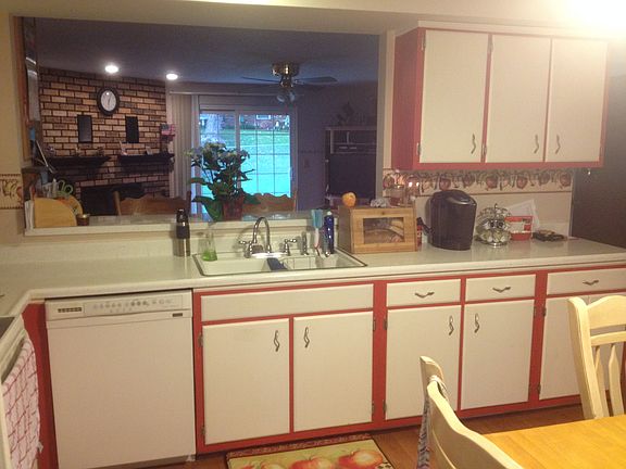 4th image of 4945 Arrowview Dr