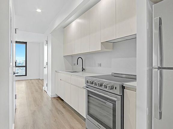 3rd image of 46-09 69th St #406