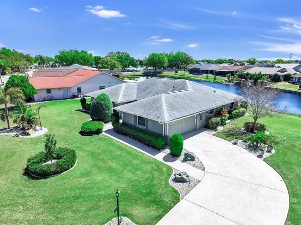 2110 W View Dr, Sun City Center, FL 33573