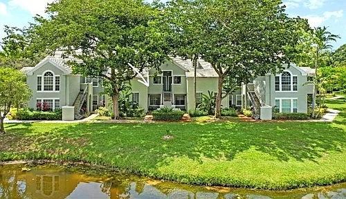1050 Crystal Way Photo 1