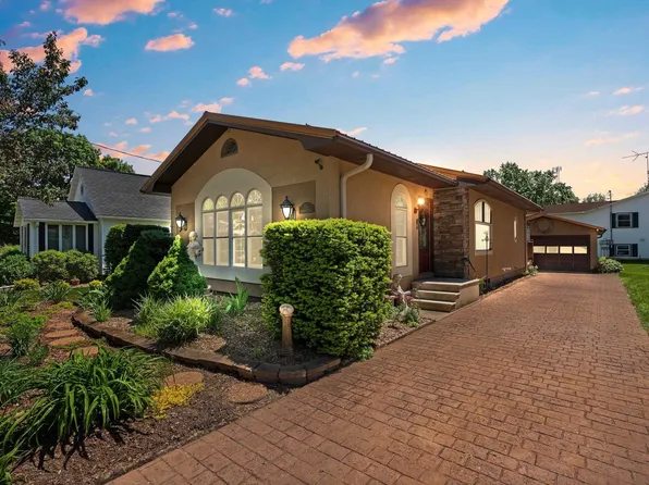 316 W Ganschow St, Bonduel, WI 54107