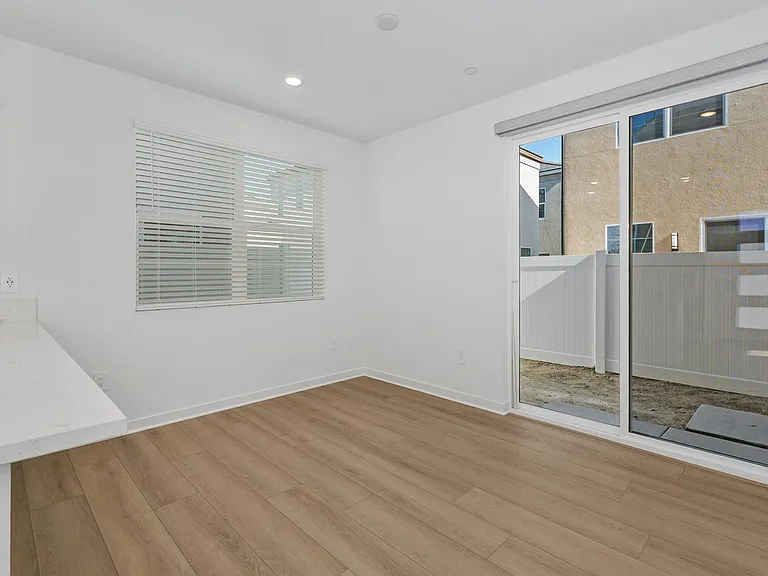 2638 E Lincoln Paseo — Photo 5