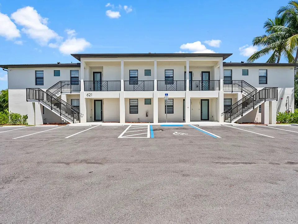 621 Rose Garden Rd