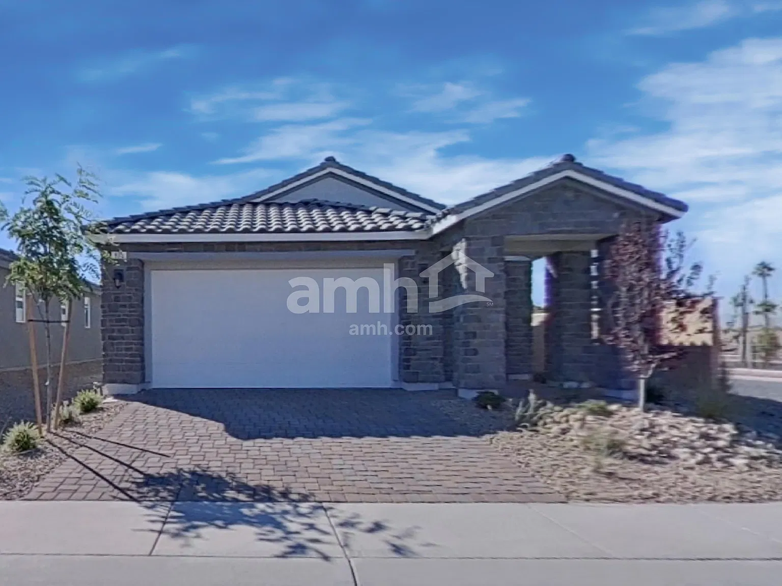 3 bed, 2.0 bath, 1718 sqft, $2,370 — Photo 1