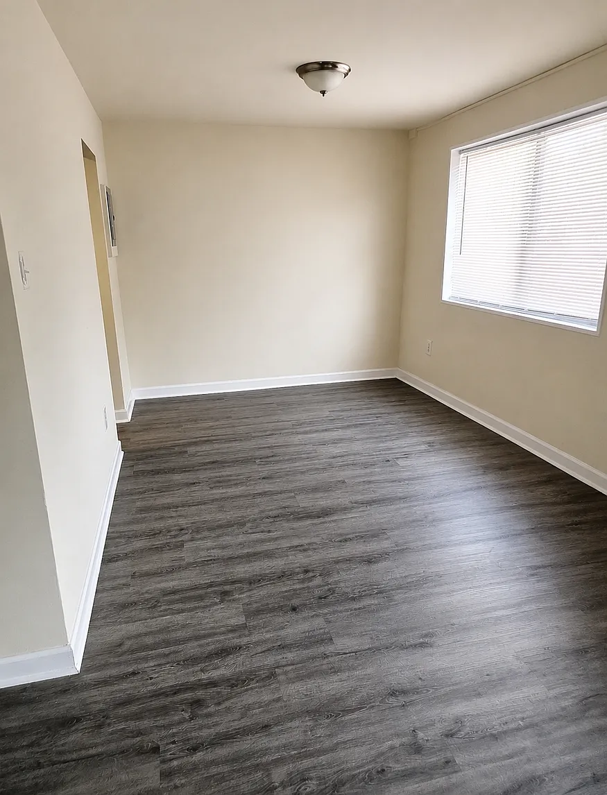Parkway House Apartments — Photo 1
