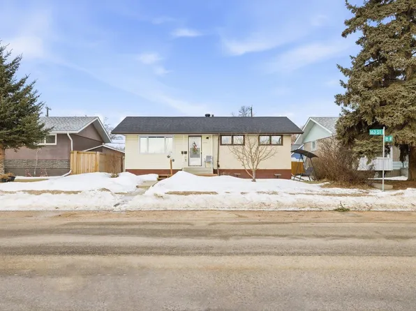 10518 163rd St NW, Edmonton, AB T5P 3P1