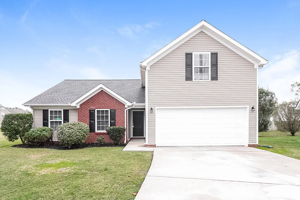 3 bed, 3.0 bath, 1792 sqft, $3,200 — Photo 1