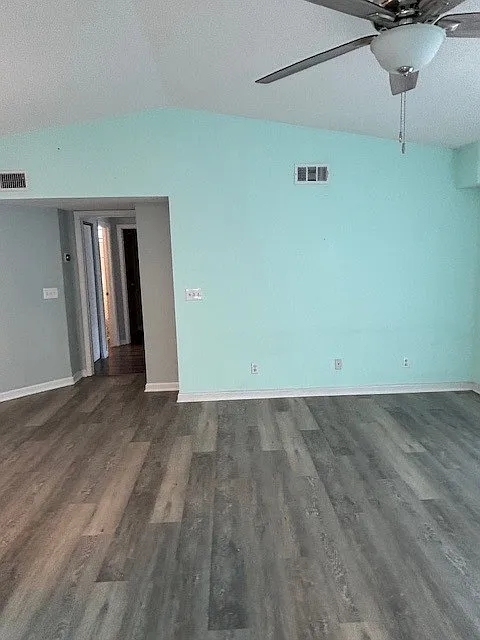 1 bed, 801 sqft, $1,325 — Photo 1