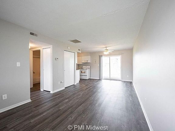 5th image of 2854 Oxford Ln