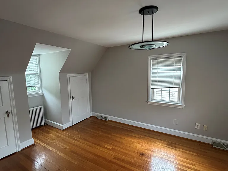 4905 Montgomery Ln — Photo 9