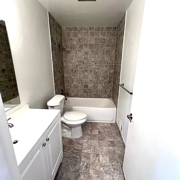 448 Fox Hills Dr S #8 — Photo 5