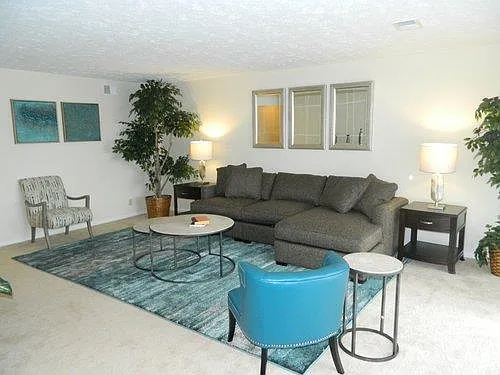 The Martinique Apartments — Photo 3