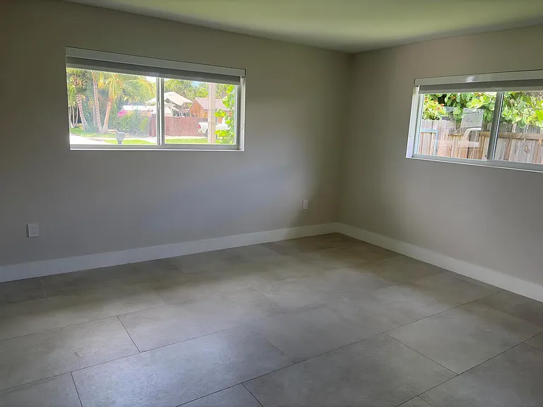 1400 NW 4th St — Photo 11