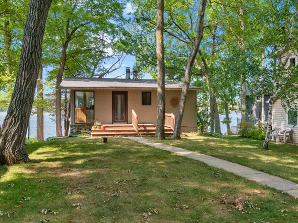5827 Hacker DRIVE, West Bend, WI 53095