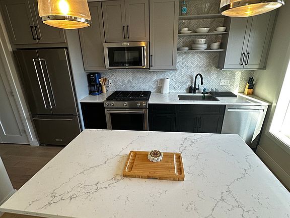 2nd image of 287 Maverick St #306