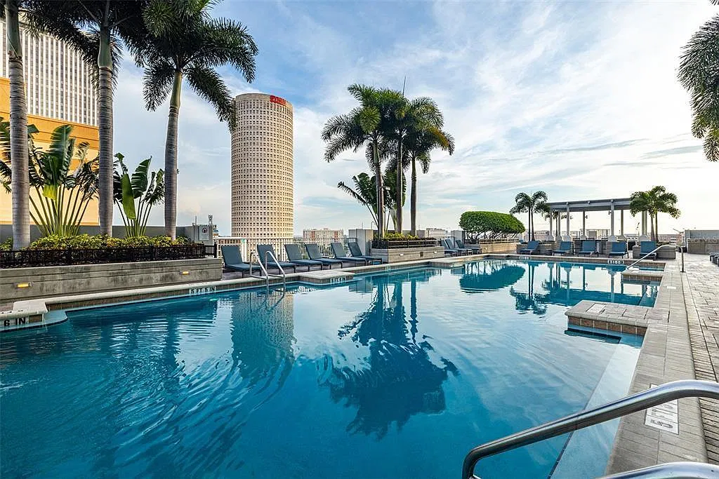 1 bed, 715 sqft, $2,700 — Photo 1