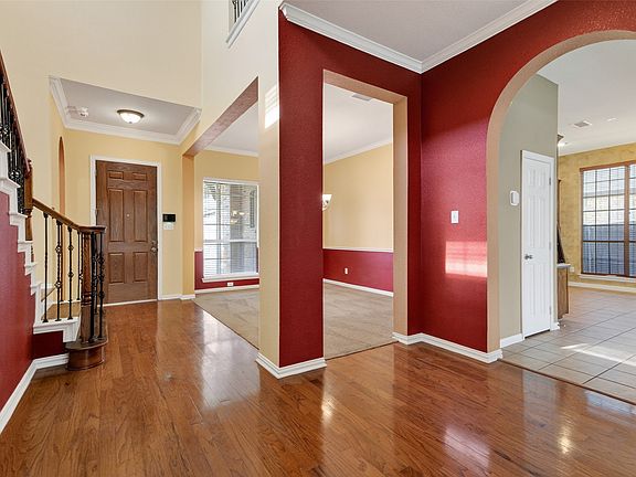 5th image of 6421 Field Crest Ln