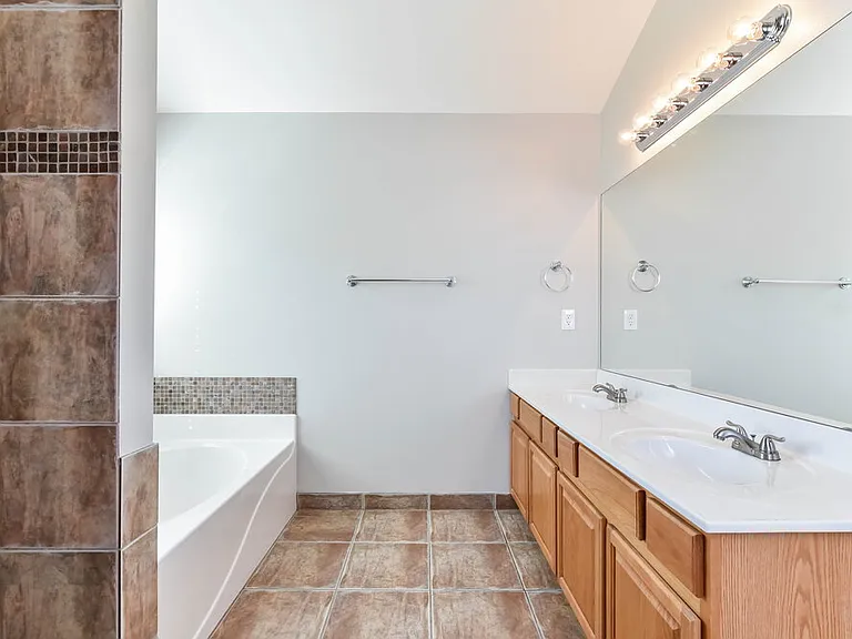 6522 Silk Tree Pointe — Photo 13