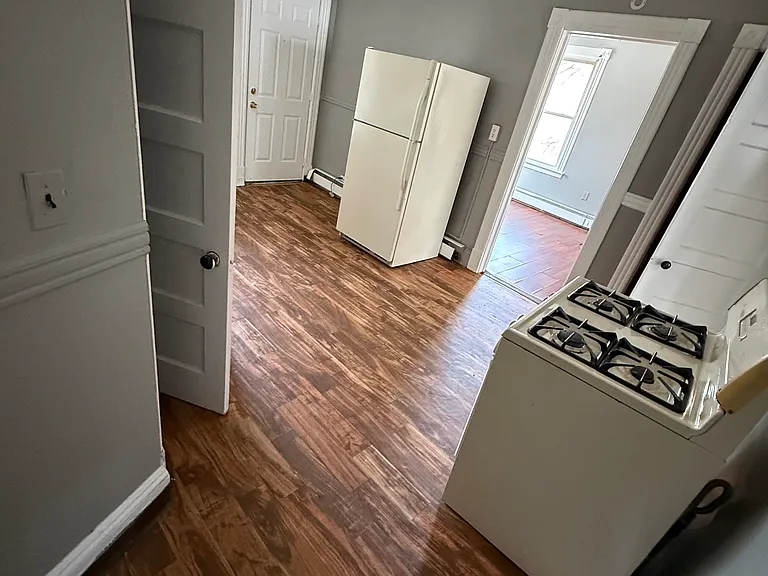3R Kenyon Ct #R — Photo 8