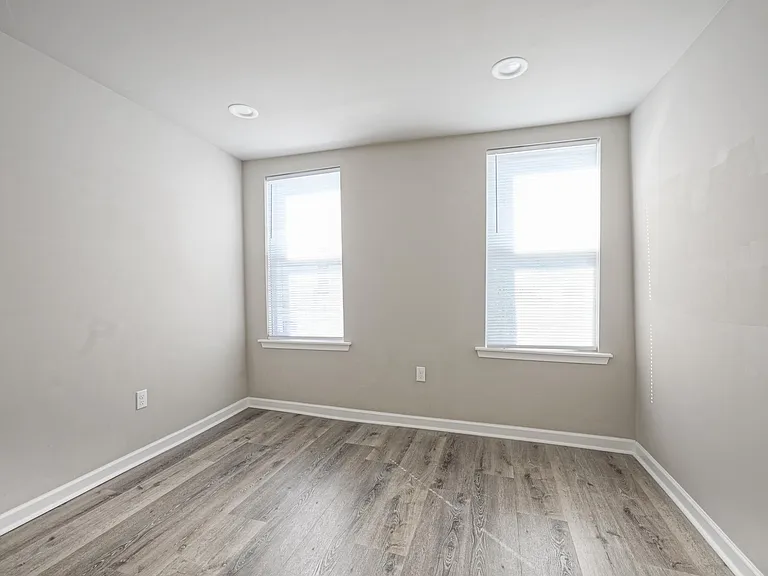 1910 Pierce St — Photo 13
