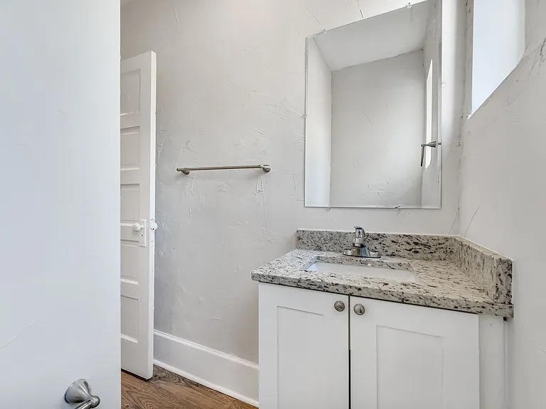 310 E Lambright St — Photo 26