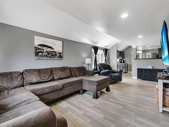 3rd image of 577 H Avenue