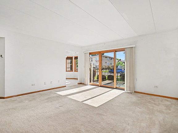 4th image of 8650 S Laporte Ave #1B