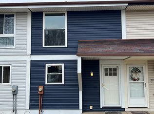 297 Holland Ct, Coraopolis, PA 15108