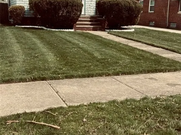 2012 Grovewood Ave, Parma, OH 44134