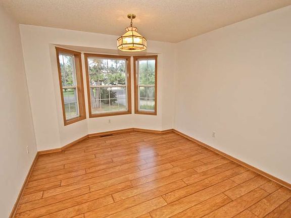 3rd image of 3250 168th Ave NE