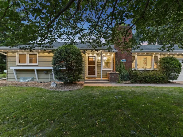 784 Creek Ave, Mendota Heights, MN 55120