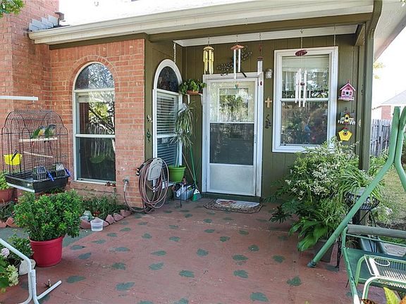 3rd image of 223 N Waterford Oaks Dr