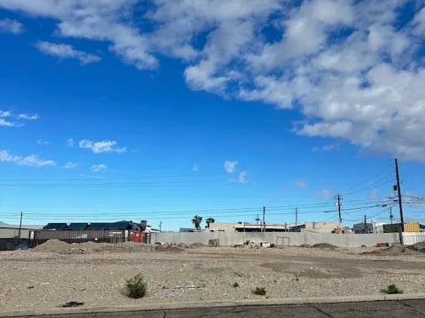 2031 Commander Dr, Lake Havasu City, AZ 86403