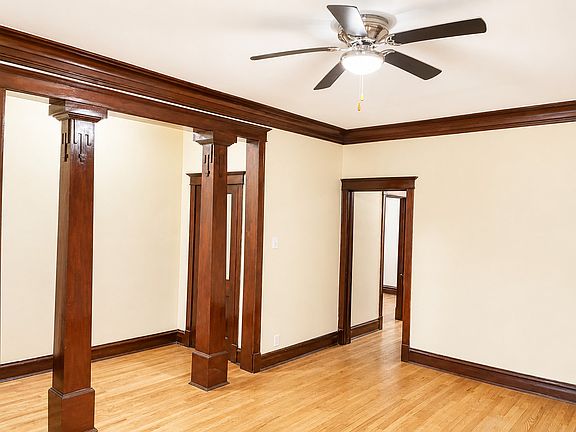 3rd image of 1320 W 64th St #1