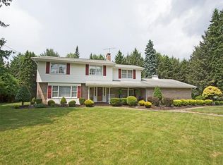 236 White Oak Dr, New Kensington, PA 15068