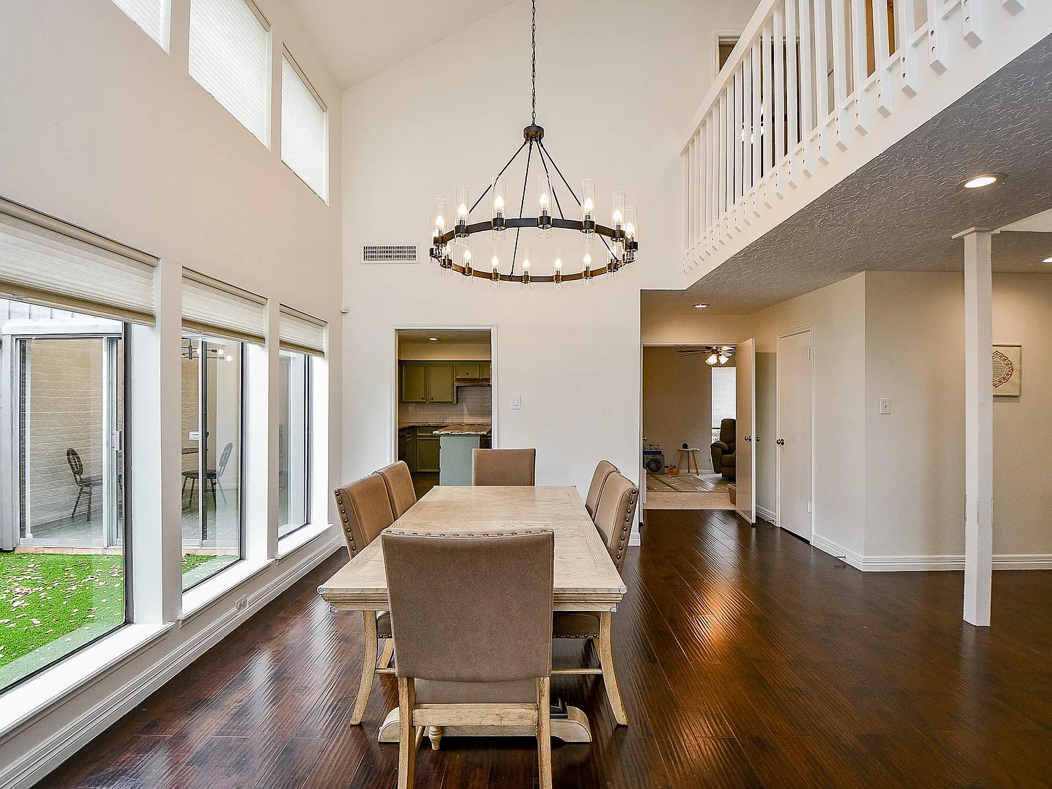 4 bed, 2.5 bath, 2528 sqft, $3,150 — Photo 4