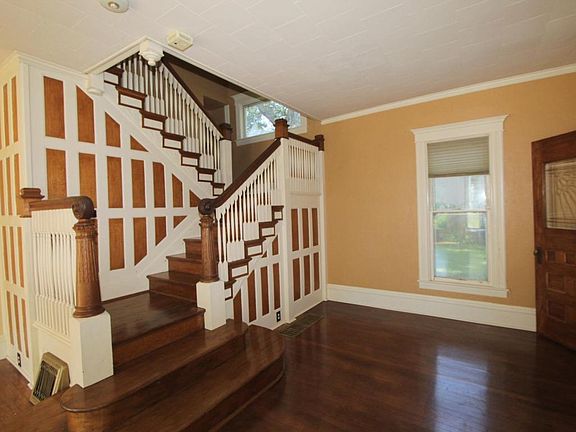 4th image of 1112 Hill Ave