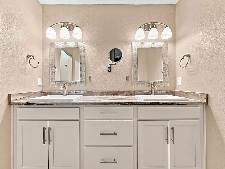 5671 Majestic Dr — Photo 22