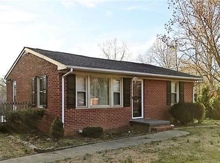 2811 Douglas Dr, Gastonia, NC 28054