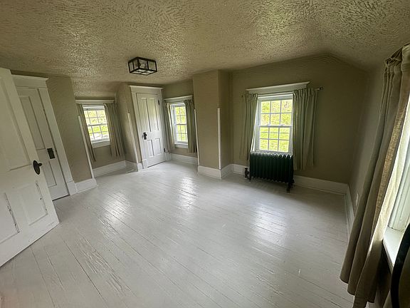 2nd image of 10000 N Kennedy Hill Rd