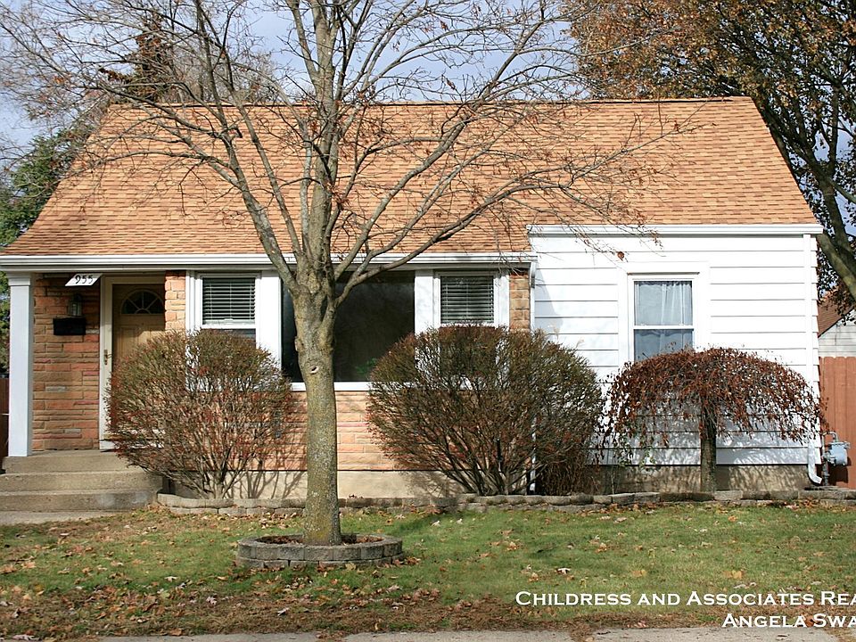 1st image of 955 Graceland St NE