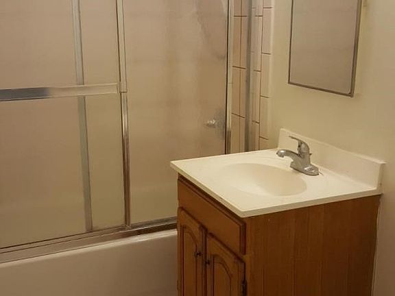 5th image of 10218 Park Cir E APT 2