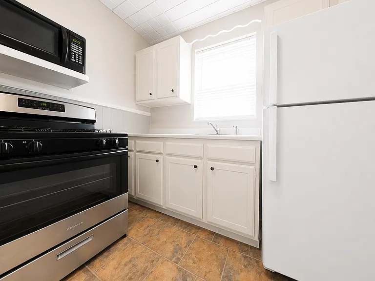 903 Johnston Ave #B — Photo 6